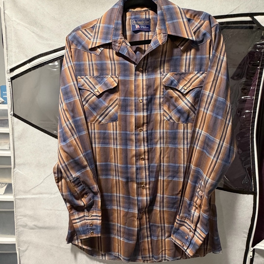 Wrangler Blue and Brown Plaid Button Down Shirt